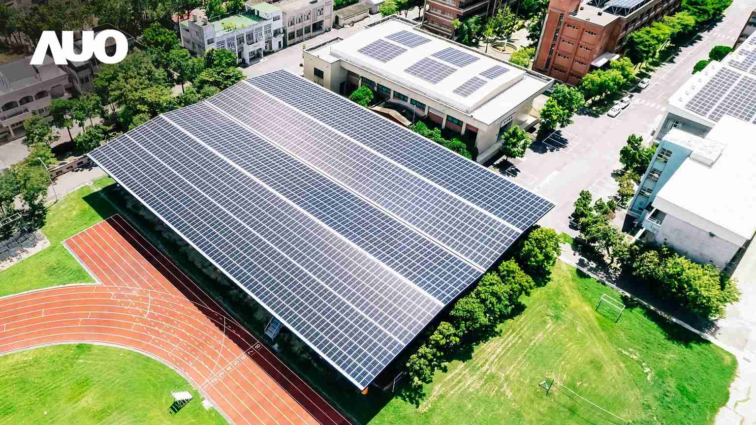 壹号平台SunSteel光电整合型浪板具备快速安装、、轻量化优势,,,,可提升15%发电效能,,,通过国际IEC与台湾VPC认证安全、、防漏、、耐候标准